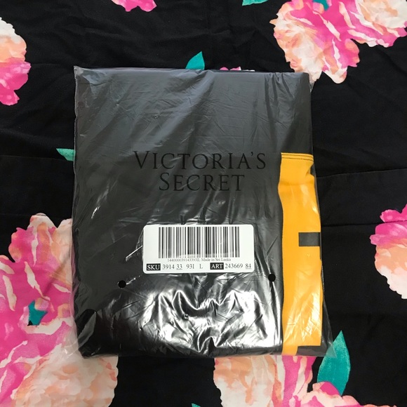 ❌SOLD❌ VS PINK set half zip leggings - Picture 5 of 5